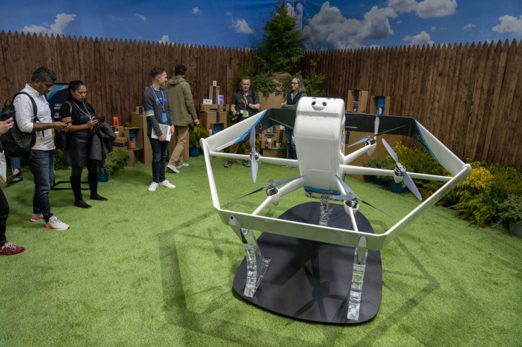  По време на събитието беше представен и дронът Amazon Prime Air MK27-2. Снимка: M Scott Brauer/Bloomberg