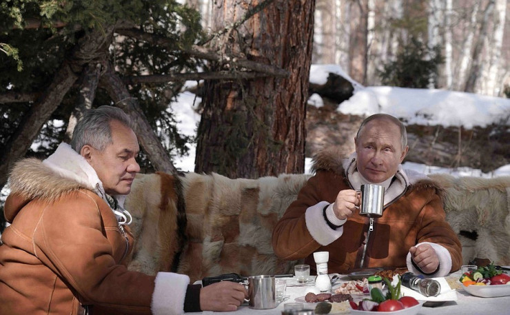 Путин и Шойгу на почивка в тайгата. Снимка: Kremlin.ru