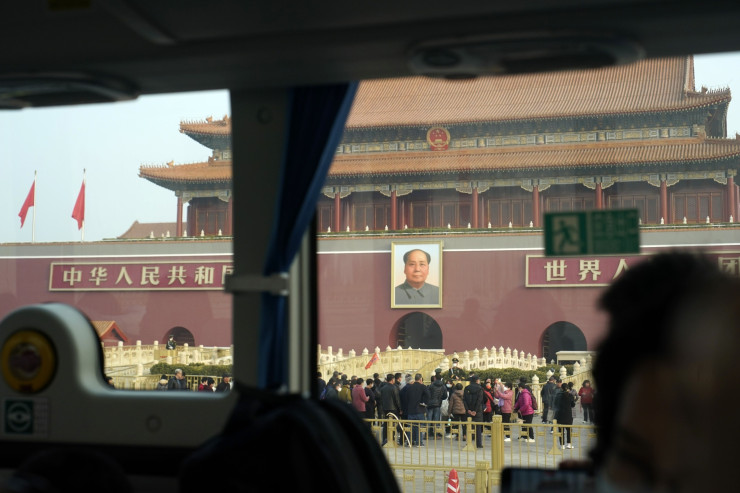 Портрет на Мао в центъра на Пекин. Снимка: Qilai Shen/Bloomberg
