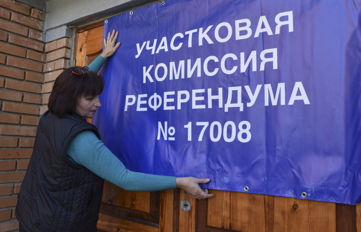 Гласуването на референдумите в Донбас вече започна. Снимка: ЕРА