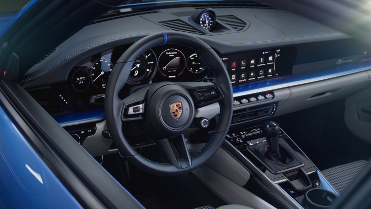 911 Carrera GTS на Porsche с комбиниран разход на гориво 11,4 - 10,4 л/100 км. Снимка: Porsche