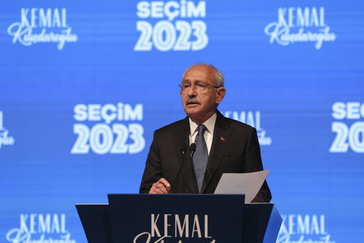 Кандидатът на опозицията Кемал Кълъчдароглу. Снимка:  EPA/MANUEL DE ALMEIDA