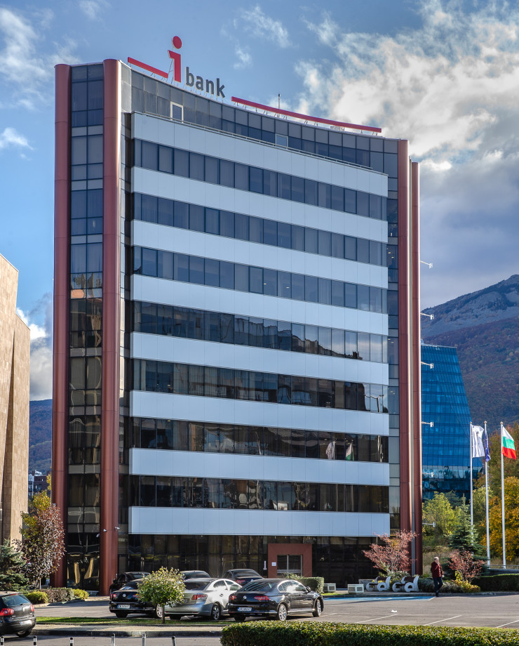 Снимка: Инвестбанк