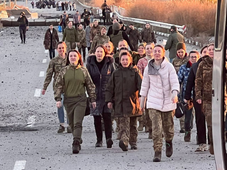 Завърналите се в Украйна жени - военни. Снимка: Telegram