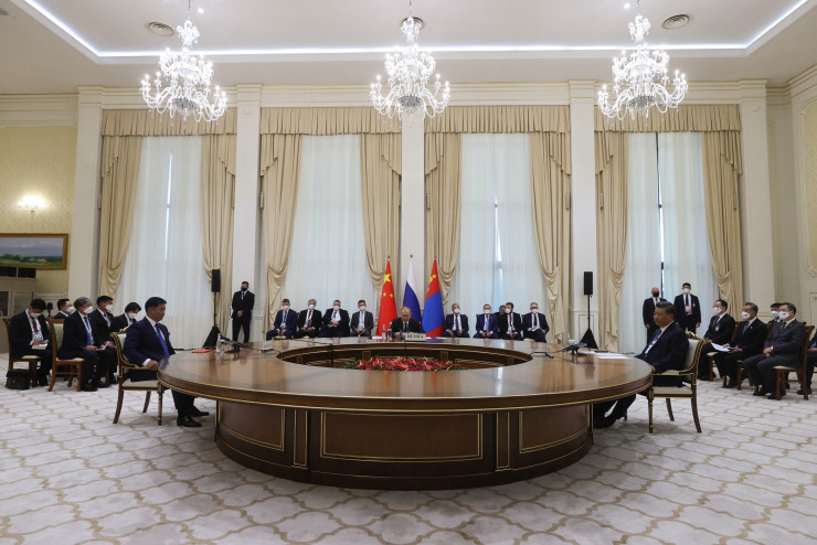 Путин и Си на първата си среща от началото на войната. Снимка: EPA