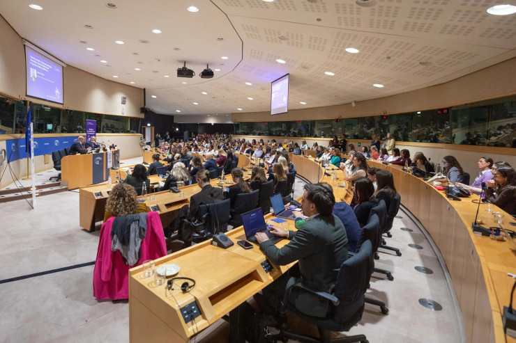 Снимка: EP & EISMEA Gender Gap in Investments Study