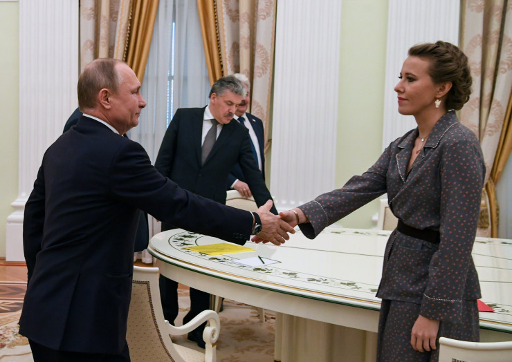 Ксения Собчак се среща с Путин през март 2018 г. Снимка: EPA/YURI KADOBNOV