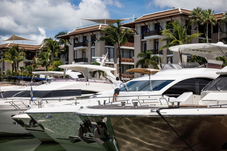 Royal Phuket Marina включва закотвени яхти, апартаменти и самостоятелни вили на цена от 300 хил. до няколко милиона долара. Снимка: Андре Малерба/Bloomberg