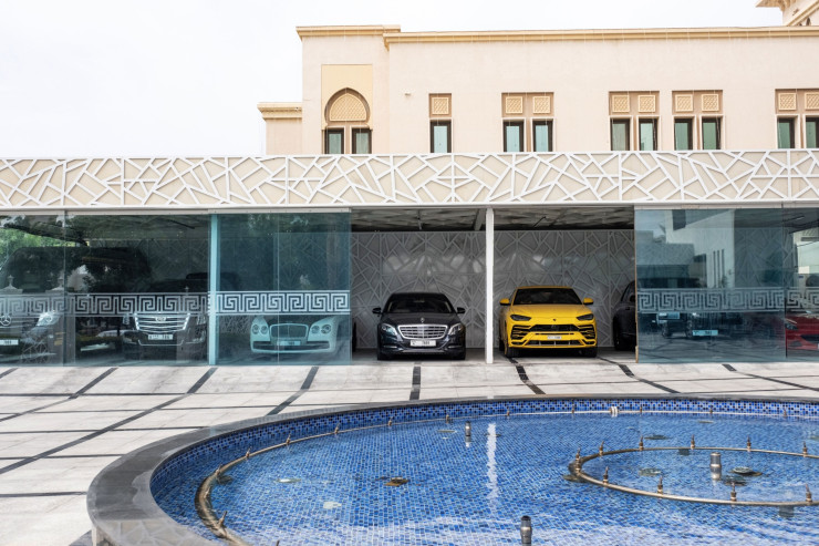 Гаражът на семейство Саджан. Снимка: Натали Накаш/Bloomberg