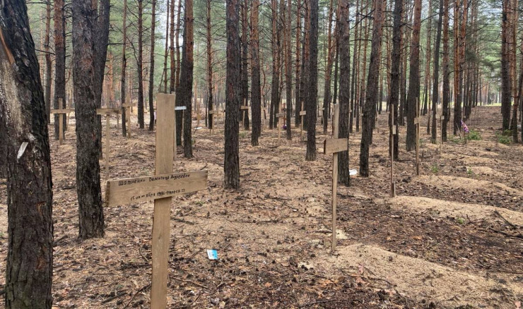 Масов гроб в Изюм. Снимка: Министерство на отбраната на Украйна