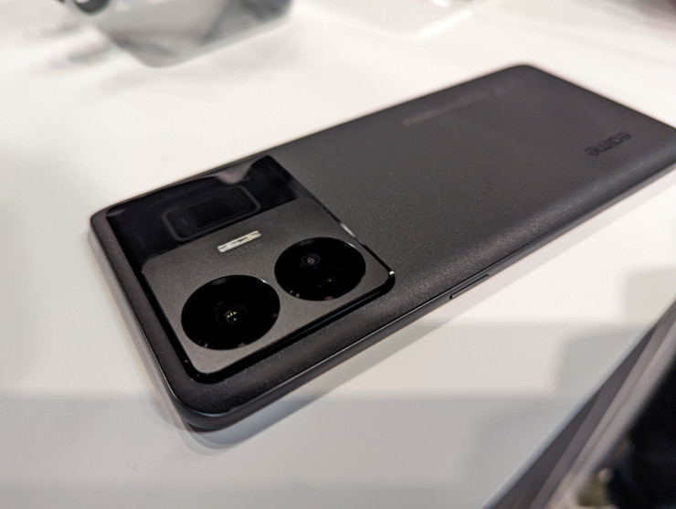 Realme GT3. Снимка: Елена Кирилова/Investor Media Group