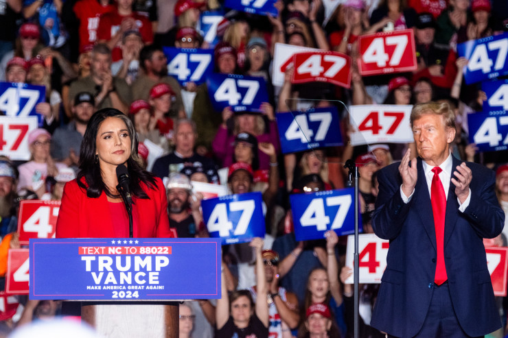 Тулси Габард и Доналд Тръмп. Снимка: Bloomberg LP