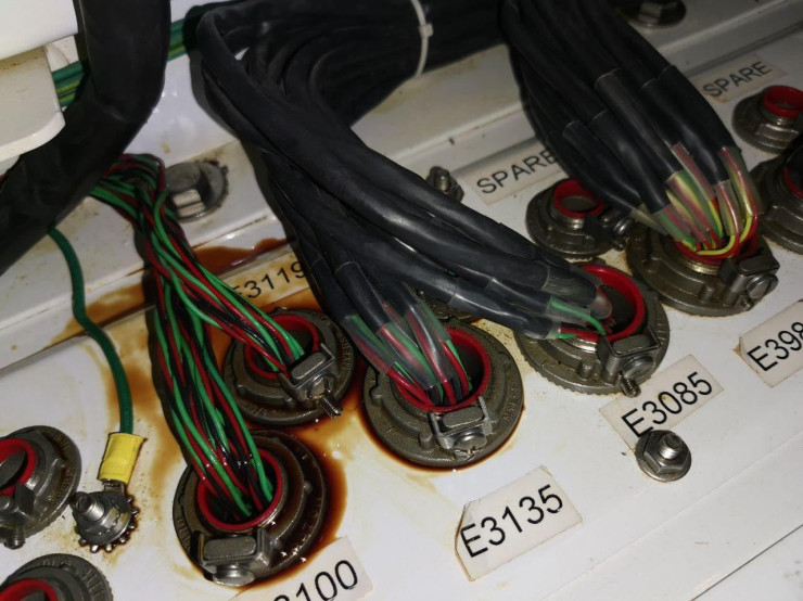 Изтичането на масло от газова турбина. Снимка: "Газпром"