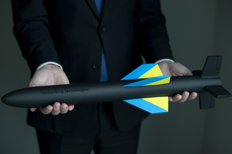 Прототип на ракета на Frankenburg с украинското знаме. Снимка: Peter Kollanyi/Bloomberg