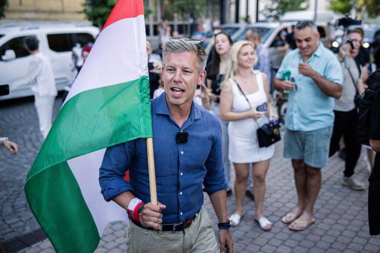 Петер Мадяр по стъпките на Доналд Туск. Снимка: Bloomberg LP