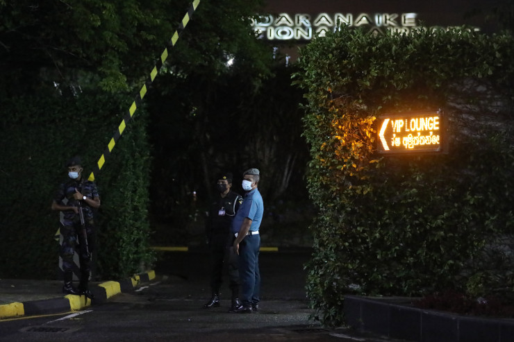 Силите за сигурност охраняват ВИП залата на летището в столицата. Снимка: ЕРА