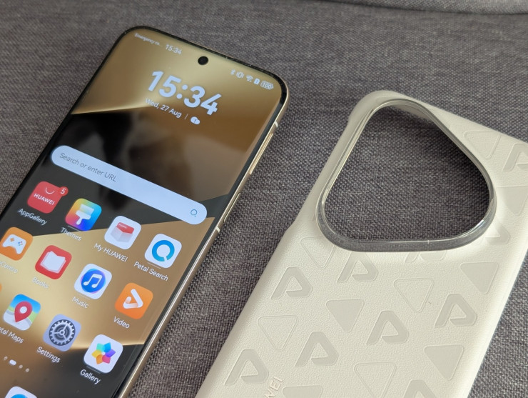 Huawei Pura 80 Ultra. Снимка: Елена Кирилова/Investor Media Group