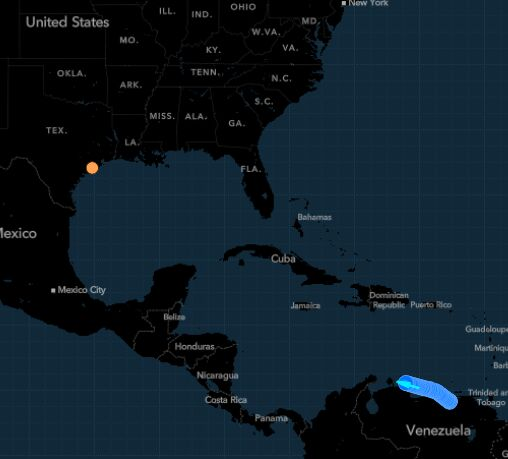 Резервираният от Chevron танкер Mediterranean Voyager е на път да достави венецуелски суров петрол на рафинерията Phillips 66 в Тексас. Карта: Bloomberg LP