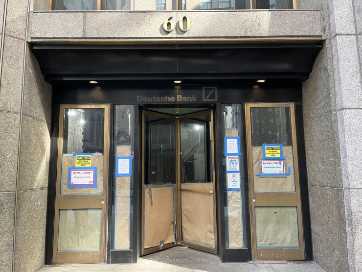 Небостъргачът преминава през скъп ремонт в опит да привлече нови наематели. Снимка: Bloomberg LP