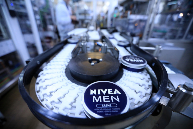 Основната марка Nivea, която формира по-голямата част от продажбите, допринесе силно за растежа на Beiersdorf. Снимка: Bloomberg