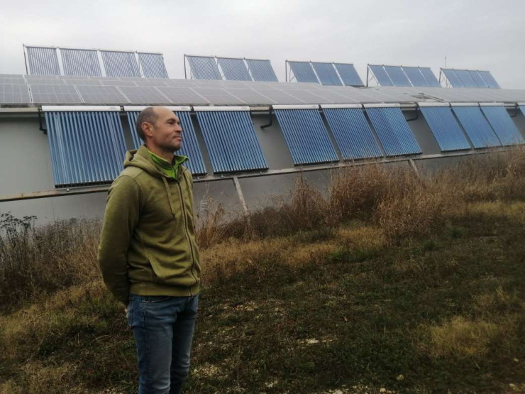 Мирослав Пешовски, собственик на ферма "Версол" в село Лик, община Мездра. Снимка: Investor.bg