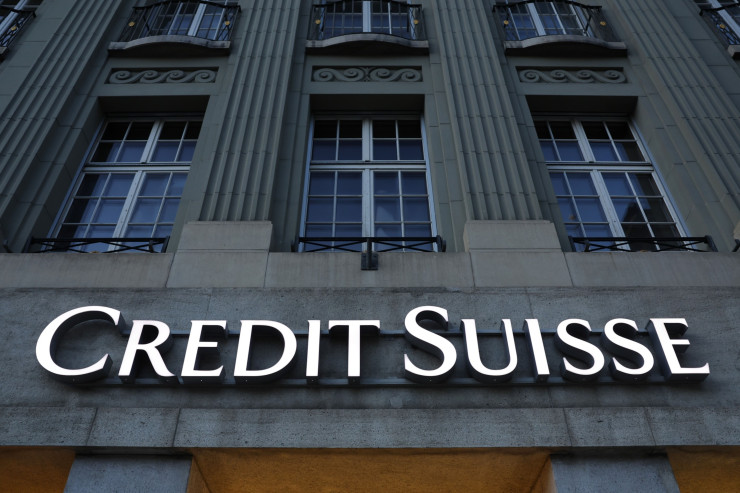 Credit Suisse Group AG се срина в неделя, когато швейцарските власти договориха сделка с UBS Group AG за придобиване на стойност 3 млрд. франка. Снимка: Bloomberg