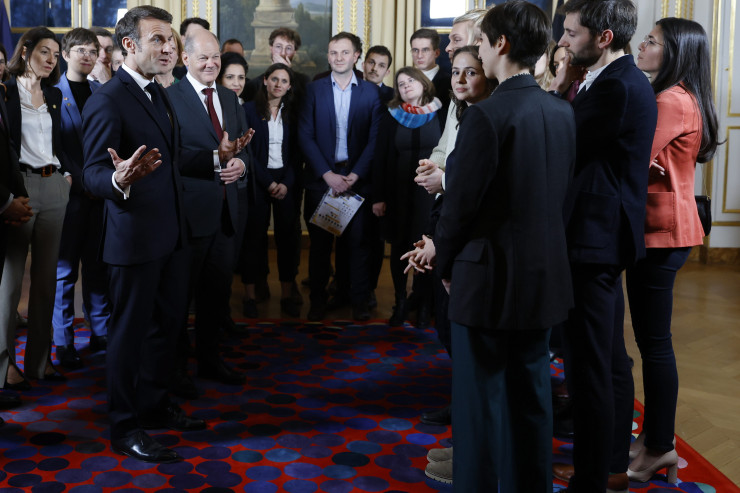 Макрон и Шолц по време на срещата си. Снимка: EPA/LEWIS JOLY / POOL MAXPPP OUT