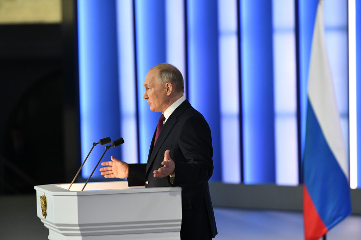 Руският президент Владимир Путин описа в ключова реч една военна и самодостатъчна Русия. Снимка:  EPA/MAXIM BLINOV / SPUTNIK