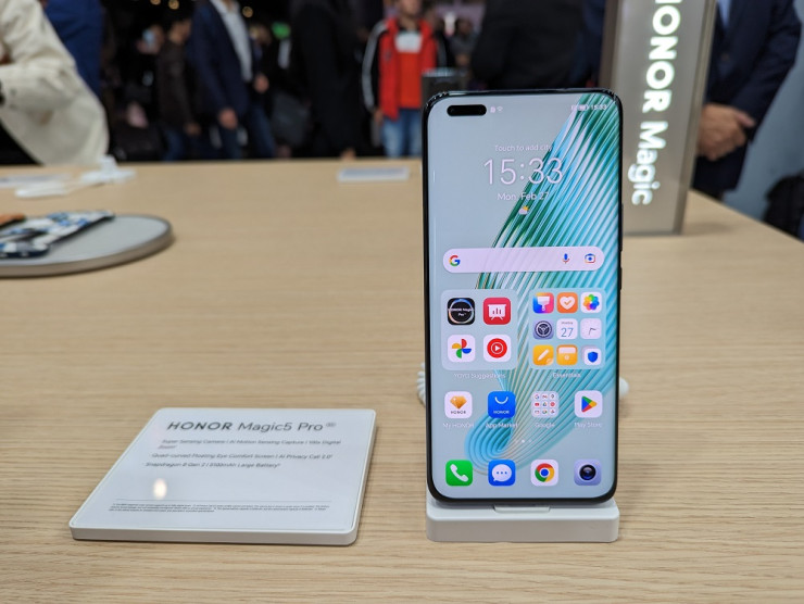 Honor Magic5 Pro. Снимка: Елена Кирилова/Investor Media Group