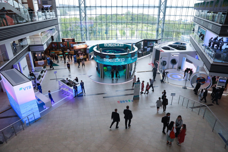 Форумът в Санкт Петербург става все по-самотен. Снимка: ЕРА