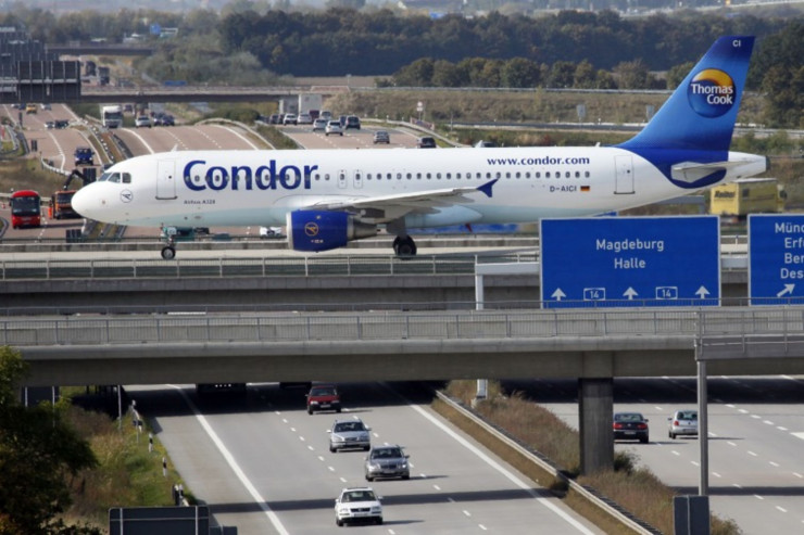 Самолет на германската нискотарифна авиокомпания Condor. Снимка: Michele Tantussi/Bloomberg