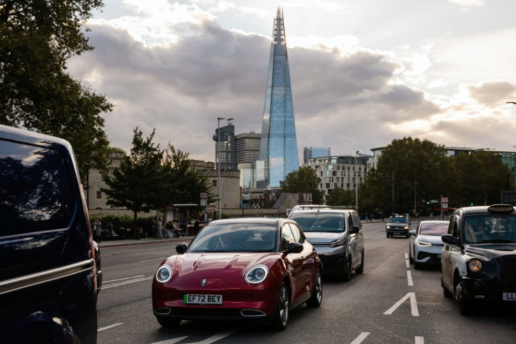 Тест драйв на Funky Cat по улиците на Лондин. Снимка: Jose Sarmento Matos/Bloomberg