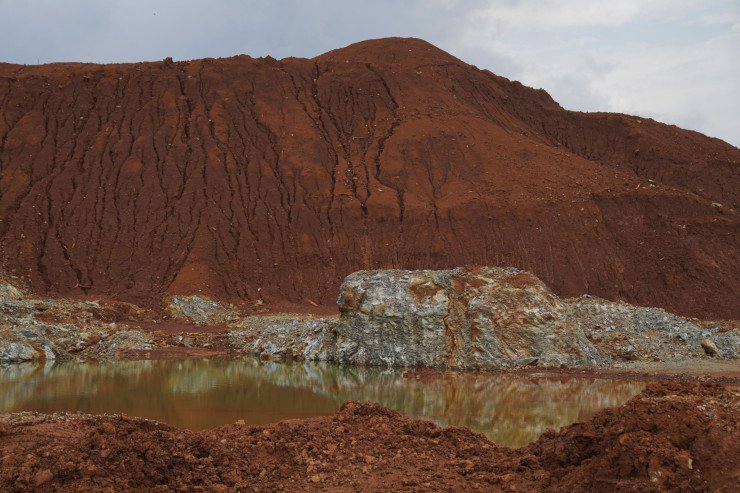 Никелова мина на PT Teknik Alum Service. Снимка: Dimas Ardian/Bloomberg