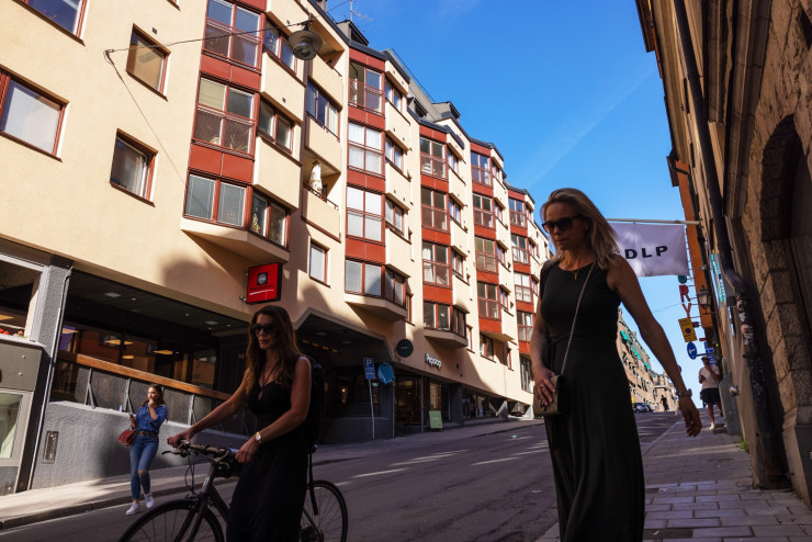 Жилищни сгради в Стокхолм, където допълнителните часове дневна светлина може да направят високите температури по-проблематични. Снимка: Андрей Рудаков/Bloomberg