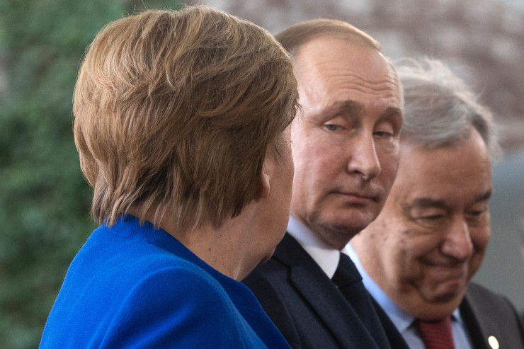 Германският канцлер Ангела Меркел (вляво) и руският президент Владимир Путин по време на Международната конференция за Либия в Берлин, Германия, 19 януари 2020 г. Снимка: EPA/HAYOUNG JEON 