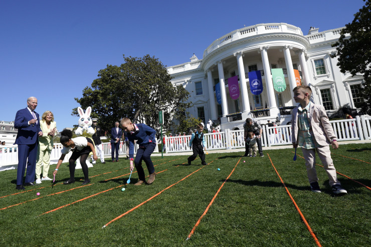 Търкалянето на яйца е традиционно празнично събитие за Белия дом всеки Великден. Снимка: EPA/Yuri Gripas/ABACA / POOL