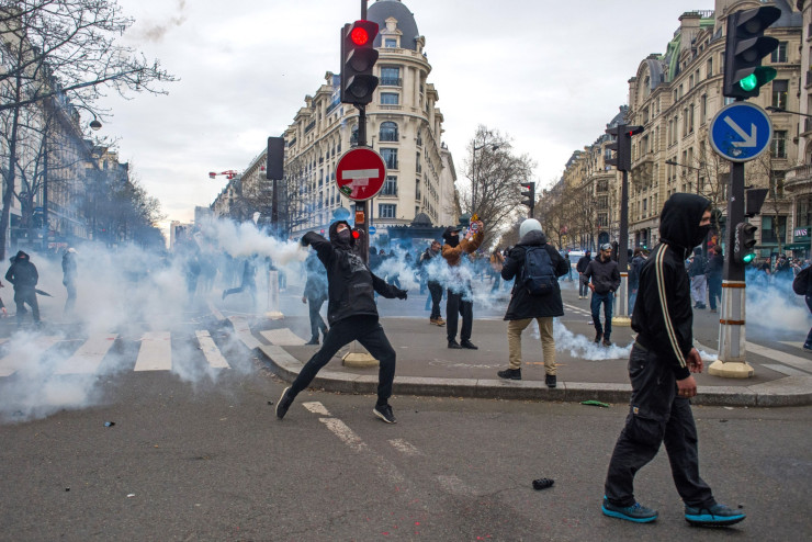 Протестите във Франция. Снимка: Nathan Laine/Bloomberg