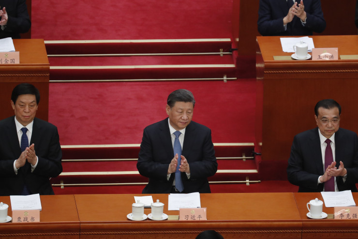 Китайският президент Си Дзинпин открива сесията на Общокитайското събрание на народните представители в Голямата зала на народа в Пекин. Снимка: EPA/БГНЕС